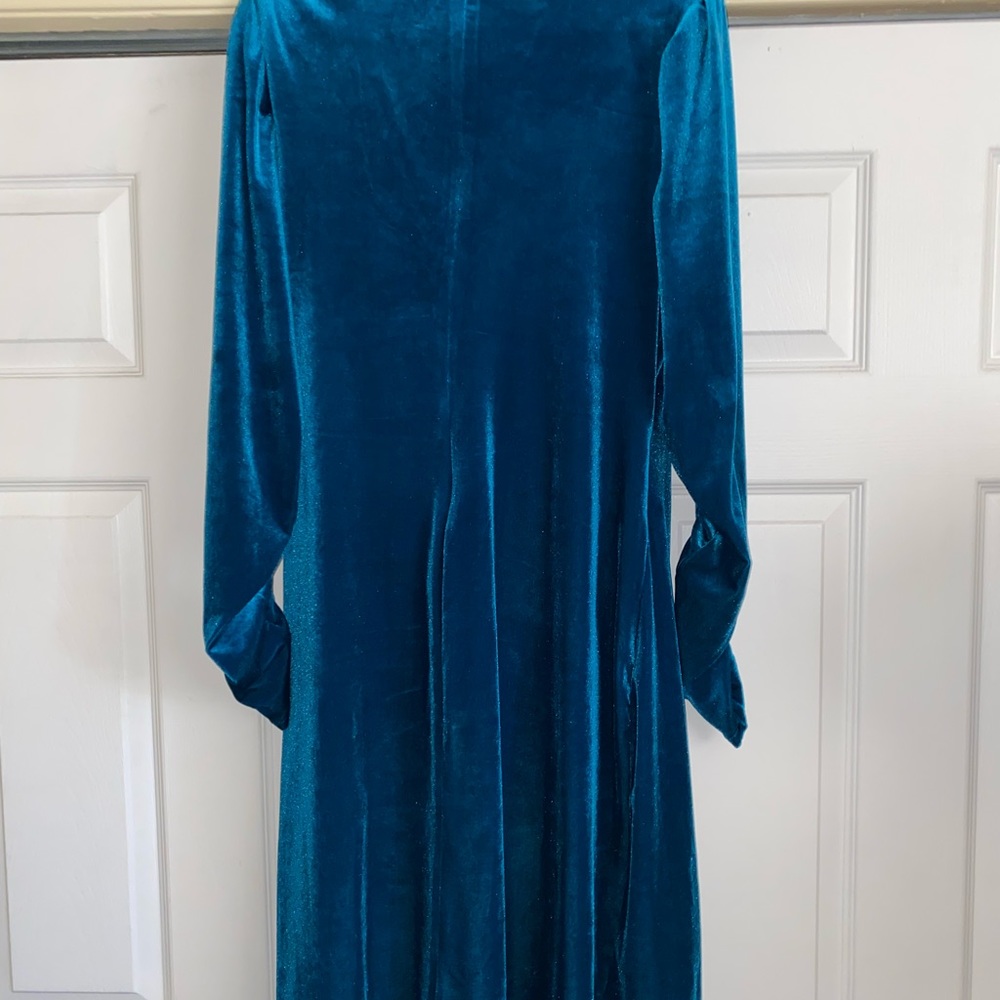 Dress - Picture 5 of 9